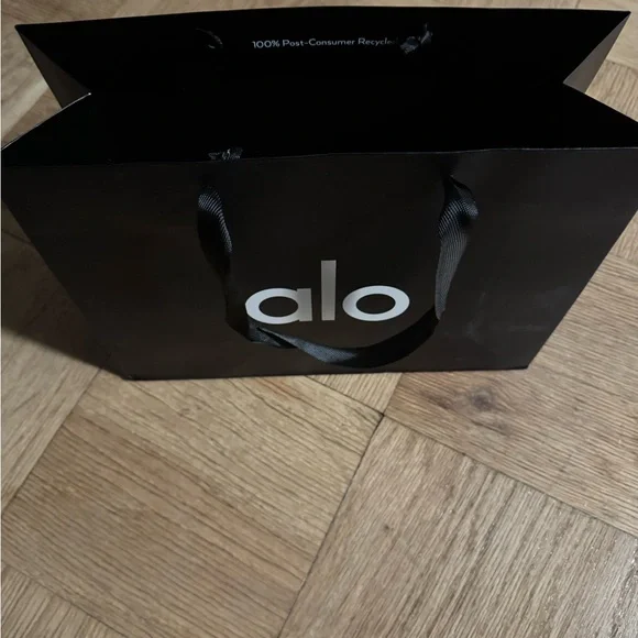 ALO Yoga Black Shopping bag - Picture 2 of 2